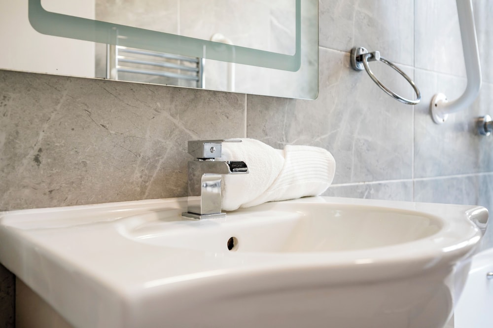 Modern London stay near Nothing Hill
