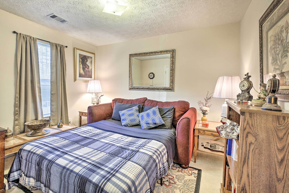 Classic Lithonia Home - Near Golf & Stone Mtn view 5