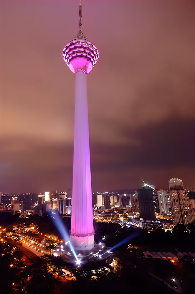 SOHO Suites KLCC by Emily in Town