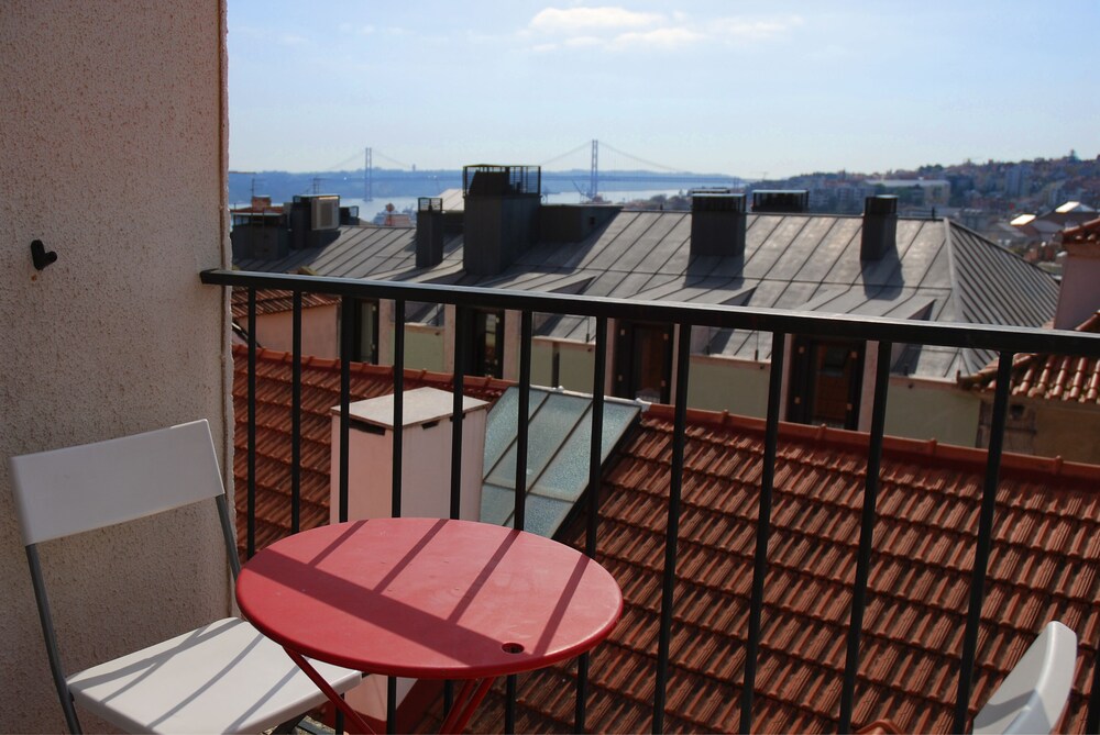 Bairro Alto Apartments by linc