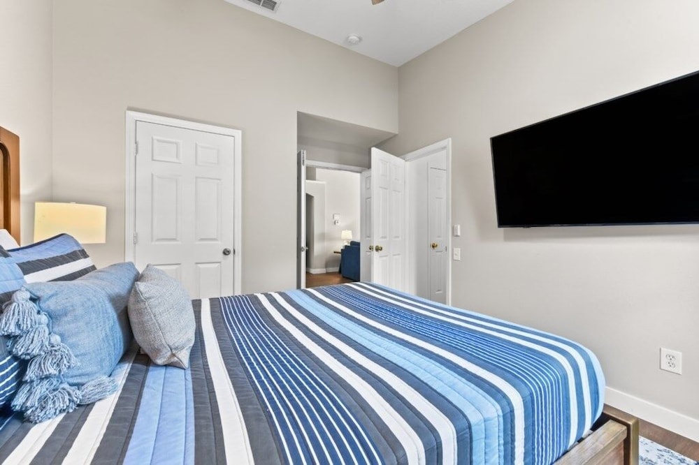 4br Resort Villa W/ Pool & Spa Close To Disney 4 Bedroom Villa