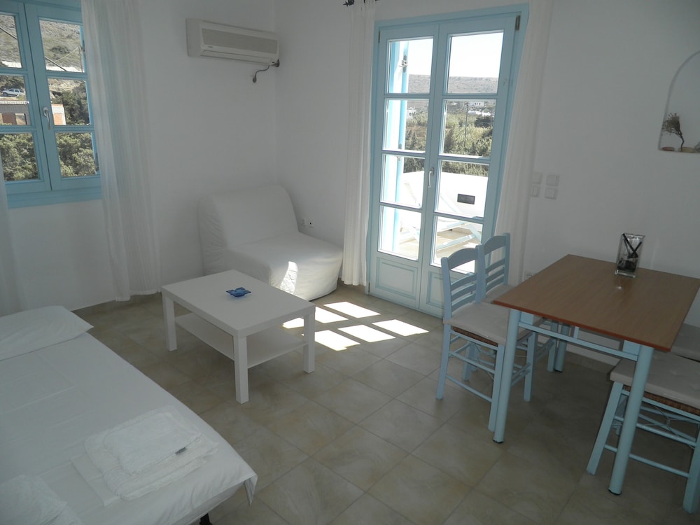 Kavalieros Studios - Property Image 41