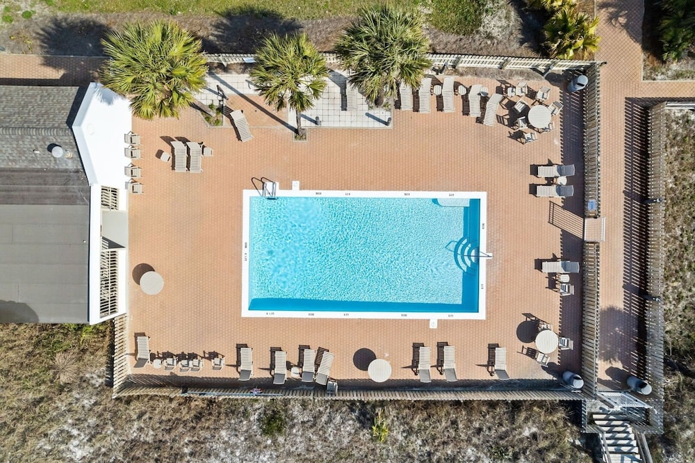 Blue Marlin by Avantstay Beachfront w Views Pool Access Beach Chairs