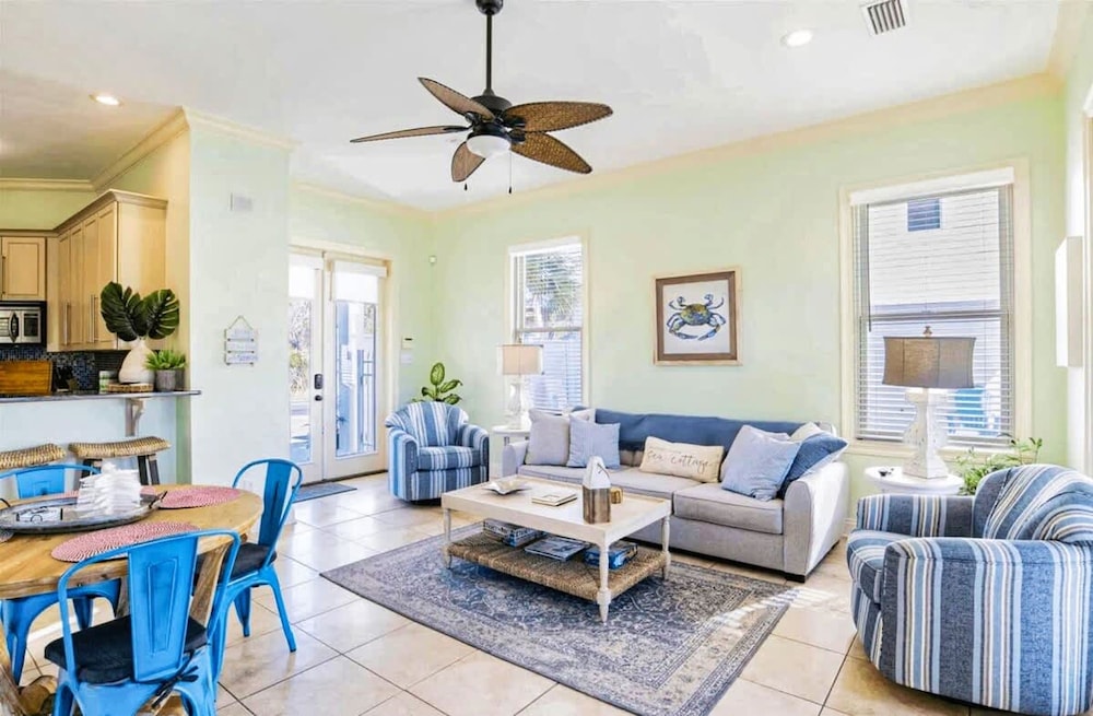 Gulf Shores Hideaway Walk to Waves Pool Golf Views