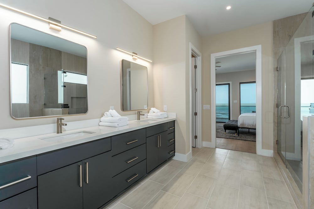 Spacious Bay