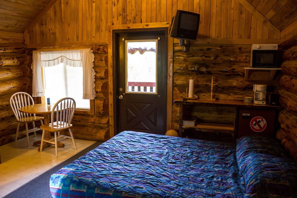 Midnight Sun Log Cabins
