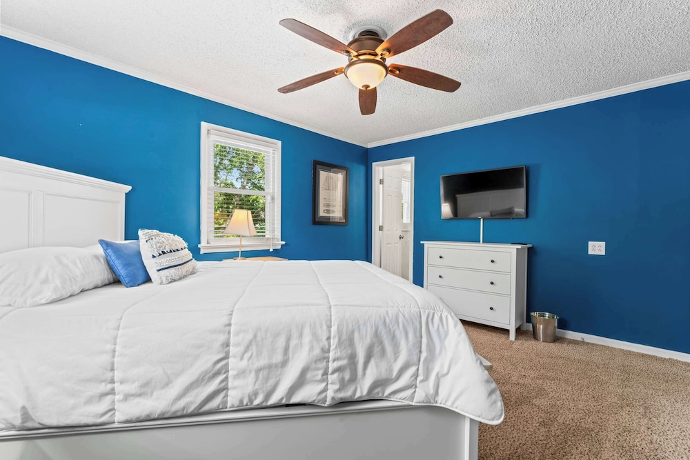The Blue Bungalow Stay for 8