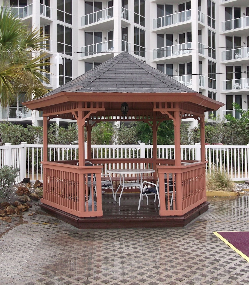 Voyager Beach Club