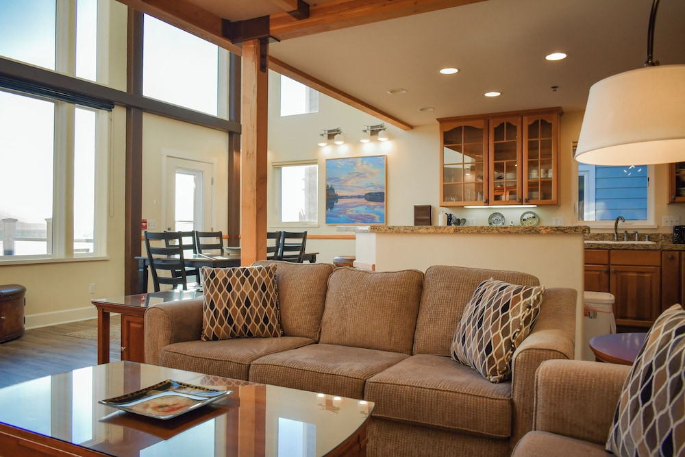 Lakeshore Lodges