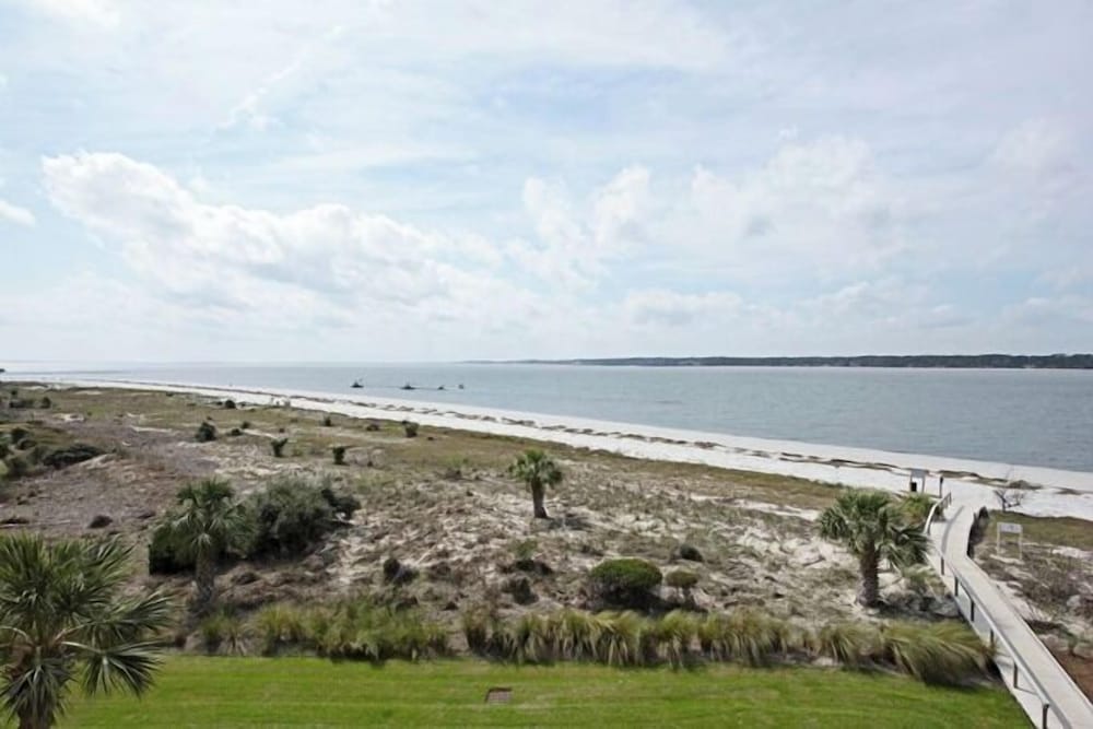 1919 South Beach Club at The Sea Pines Resort