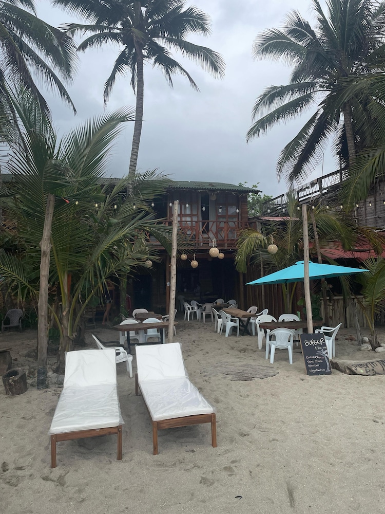PUERTO MANGLAR HOSTAL