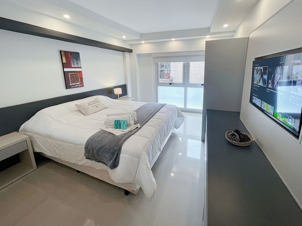 Ayres Suites Moreno