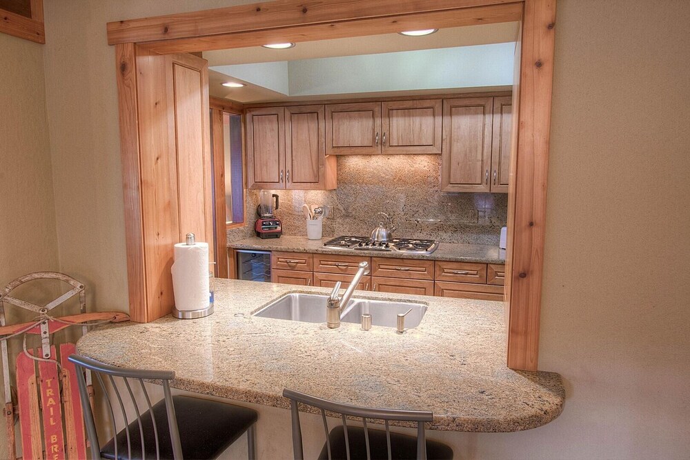 Lake Tahoe Vacations - Third Creek Comfort 2 Bedroom Townhouse by RedAwning - Property Image 28