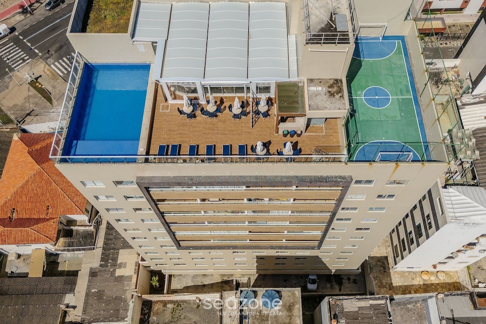 Condo. w/ Pool and Gym 70 m From the Beach - SMA