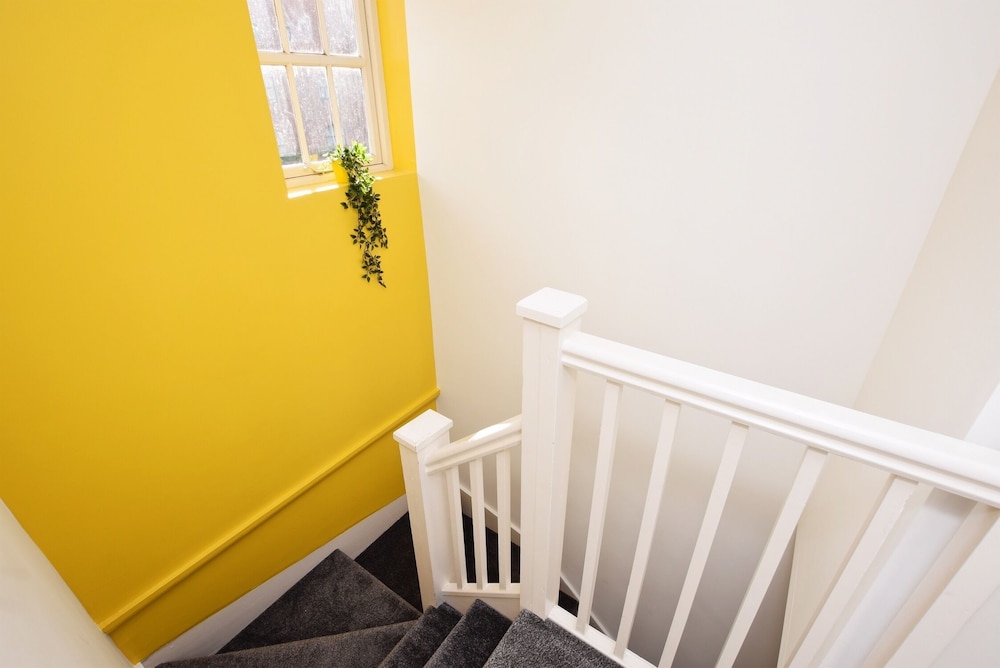 Derby 2 Bed House - University & City