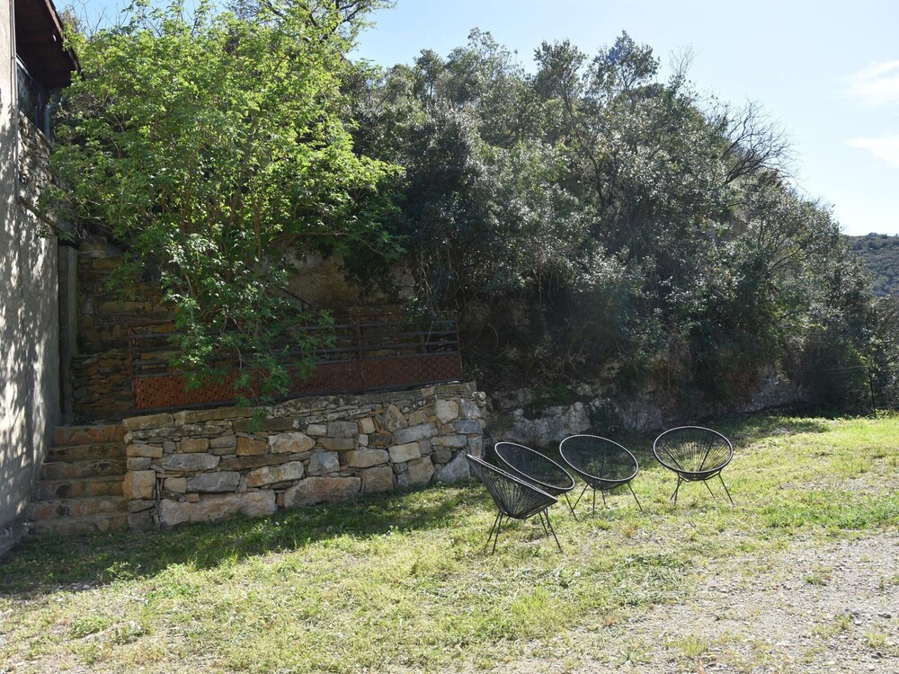 Cosy Holiday Home in Minerve With Garden