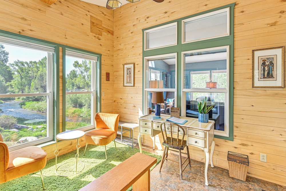 Creekside Buena Vista Retreat: Walk to Main St!
