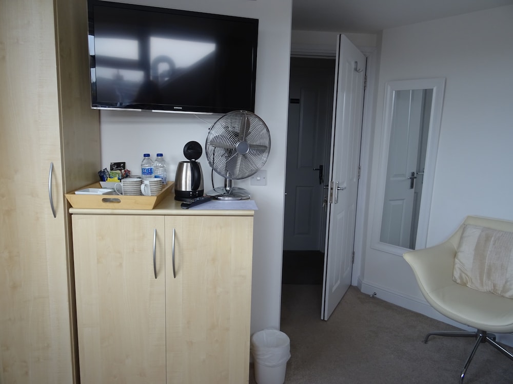 Barnes's Rest Bed & Breakfast & Caravan