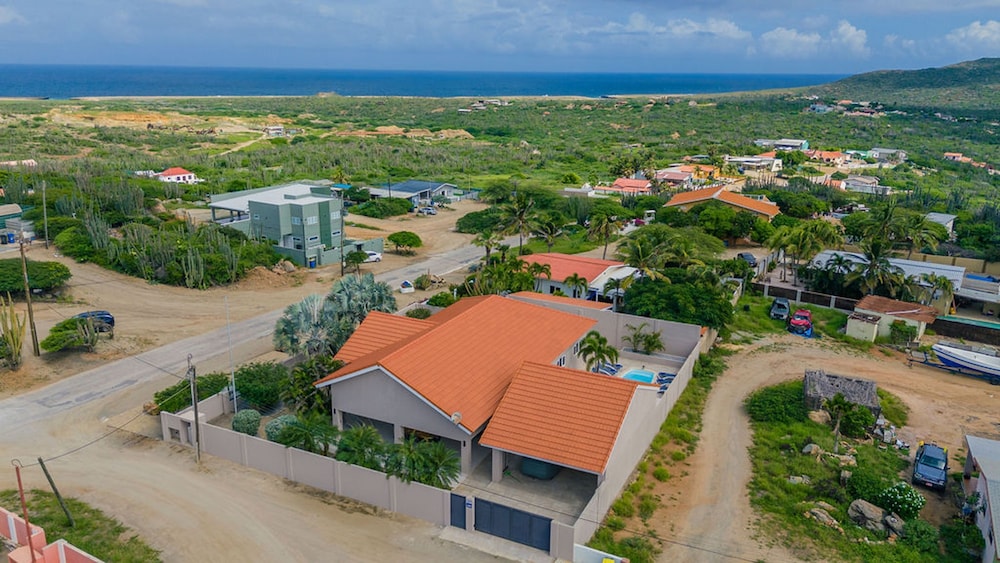 Central 4br3ba Villa w Ocean Views Private Pool