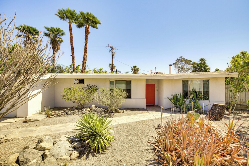 3 Mi to Dtwn: Palm Springs Gem w/ Private Pool!
