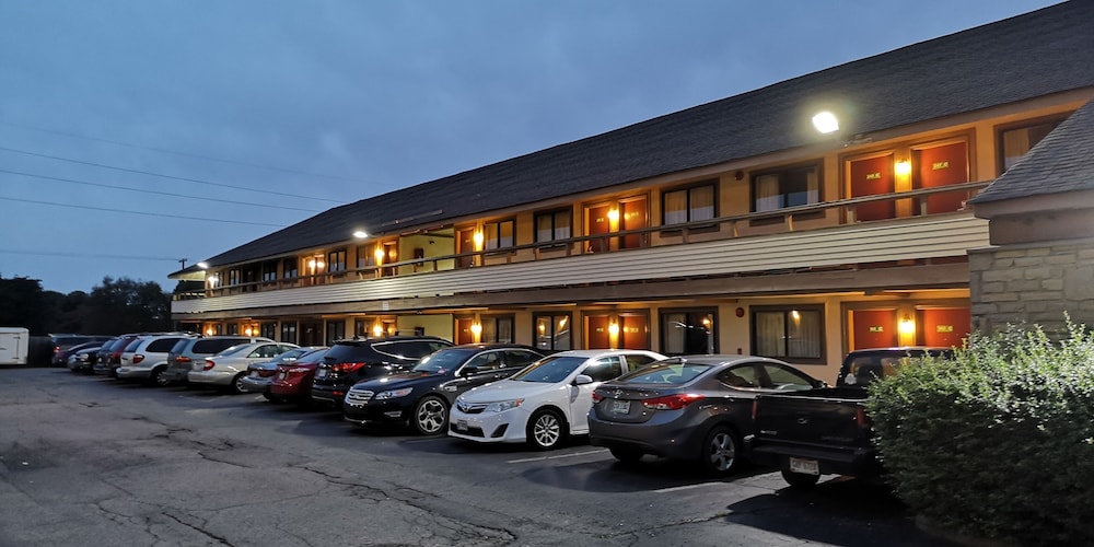 American Value Inn view 4