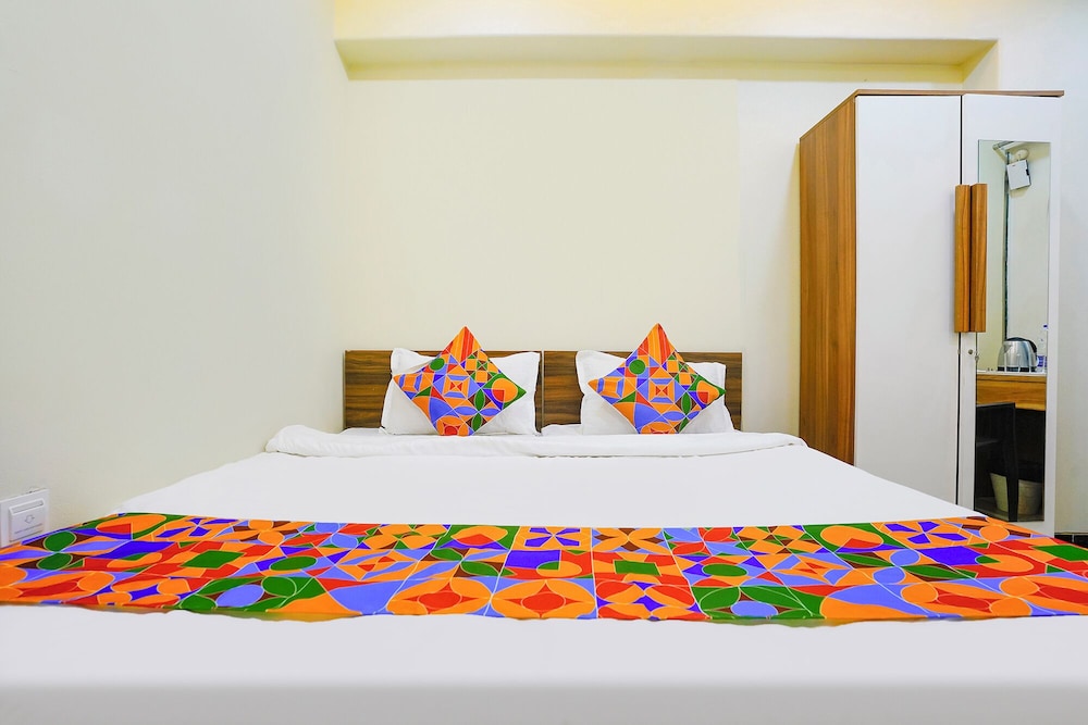 Fabhotel Sheen Residences