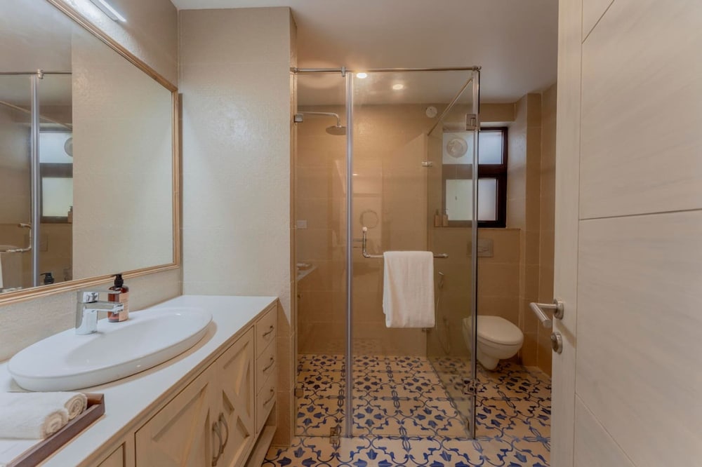 1BR Apt in Candolim With Pool 5 Mins From Beach
