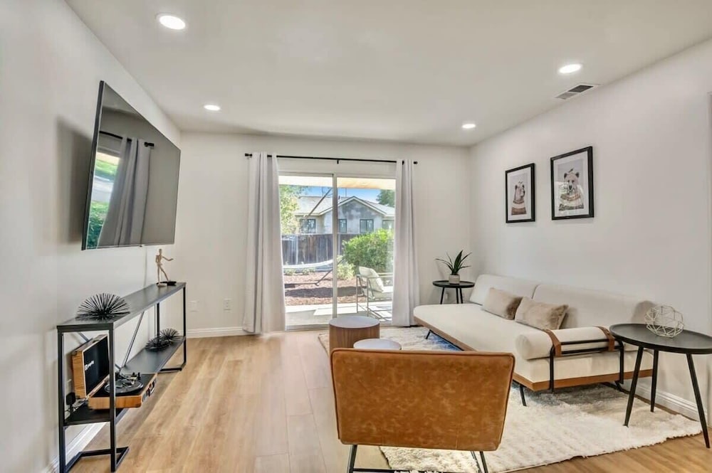 @ Marbella Lane - Stylish Cozy4br in Siliconvalley