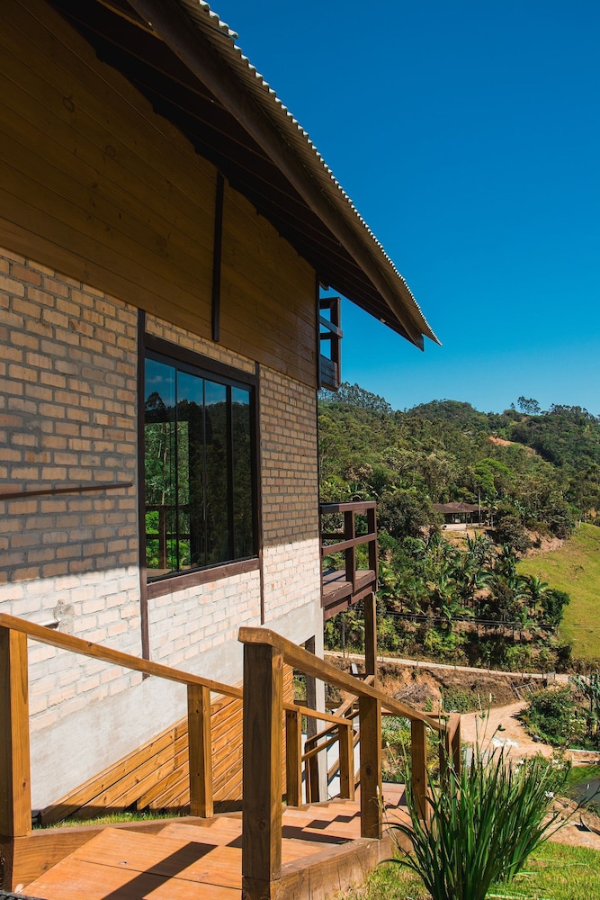Prana Chalé com Hidromassagem na Serra