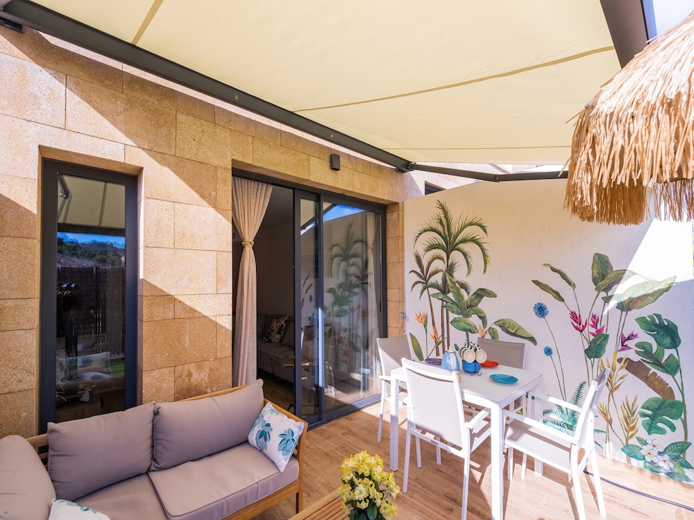 Villajoyosa Home With Shared Pool