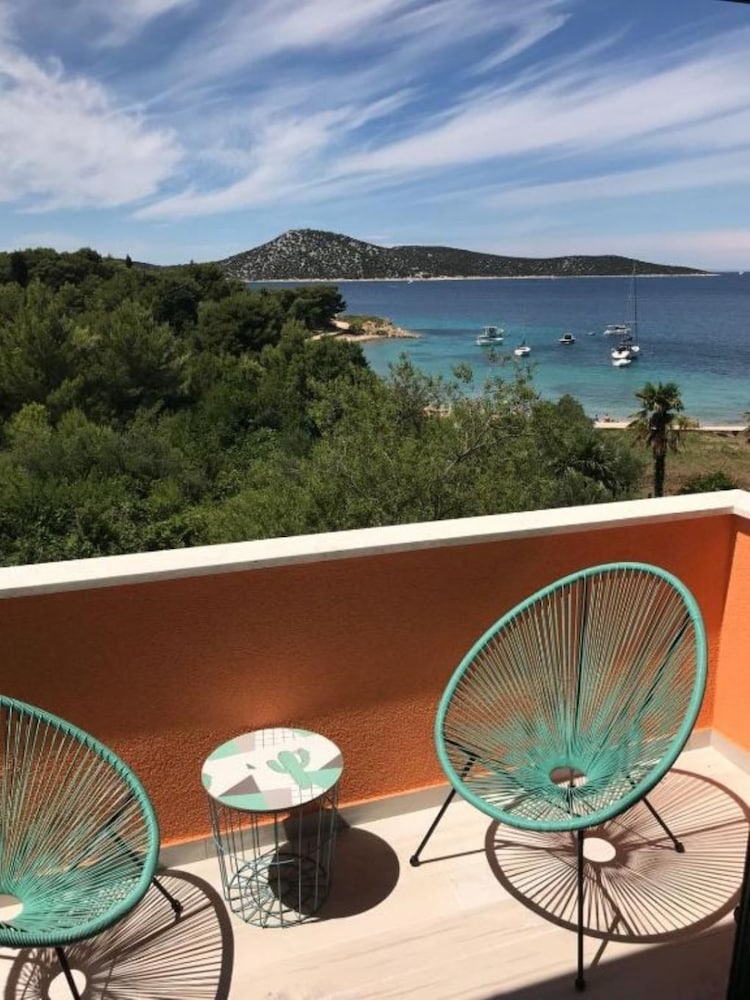 Delfin - sea View - A3 Zeleni
