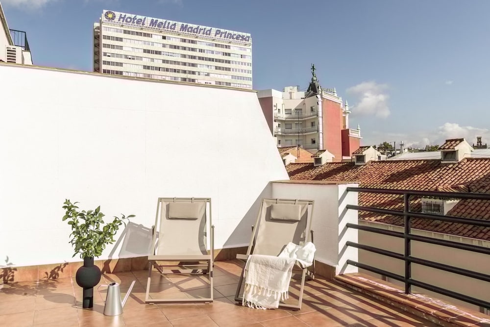 Trentola - 3 Bedroom in Malasa a