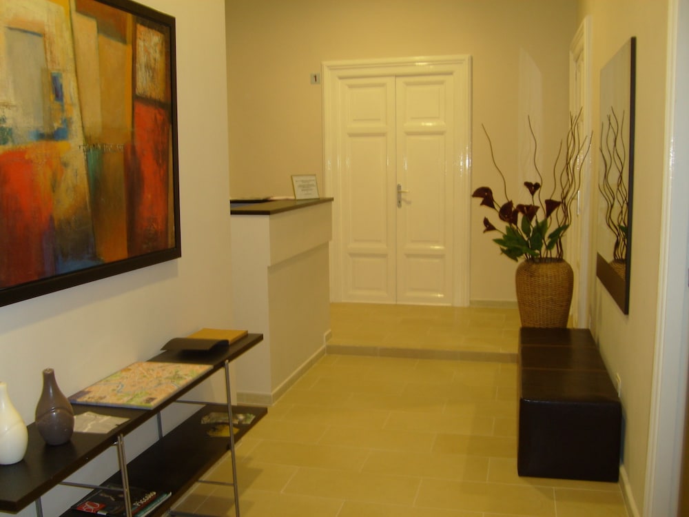 Inncentral Rome