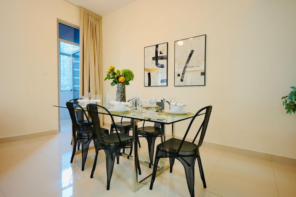 Beautiful Chic Apt w Full Marina View Nxt 2 Beach