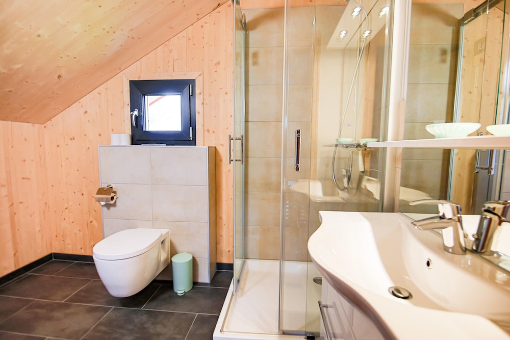 Elegant Chalet Near Ski-slopes