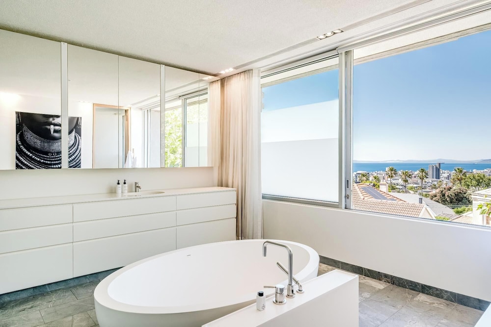 Elegant Fresnaye Ocean View 4bed Nerine Manor