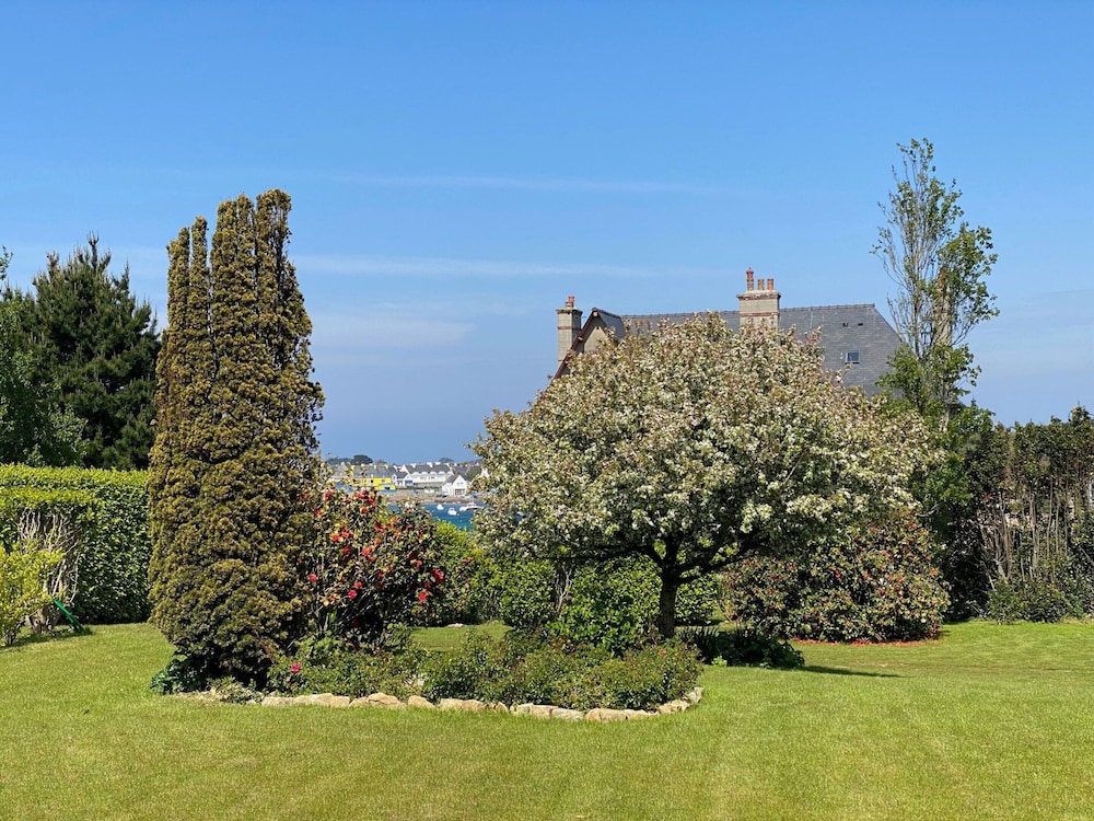 Mansion in Landunvez Near Plage de Penfoul