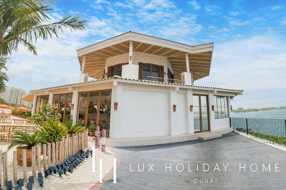LUX Holiday Home - Azure Residence 1