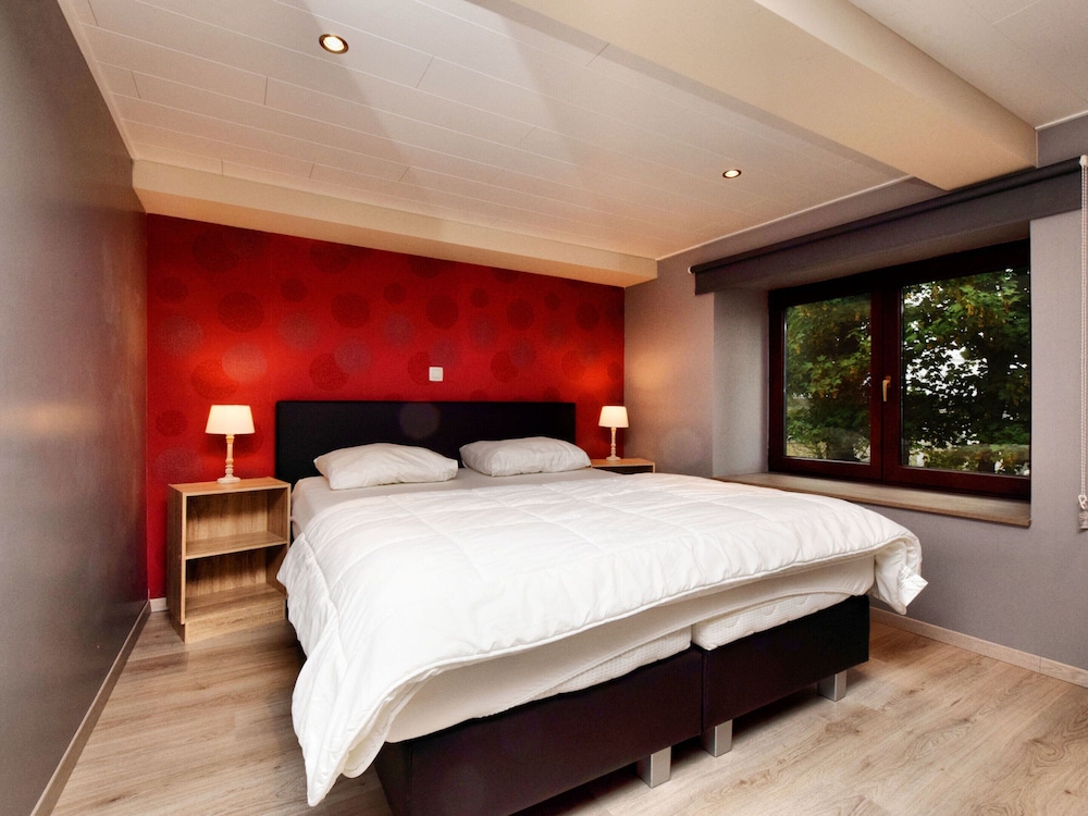 Modern Family Home With Wellness view 4