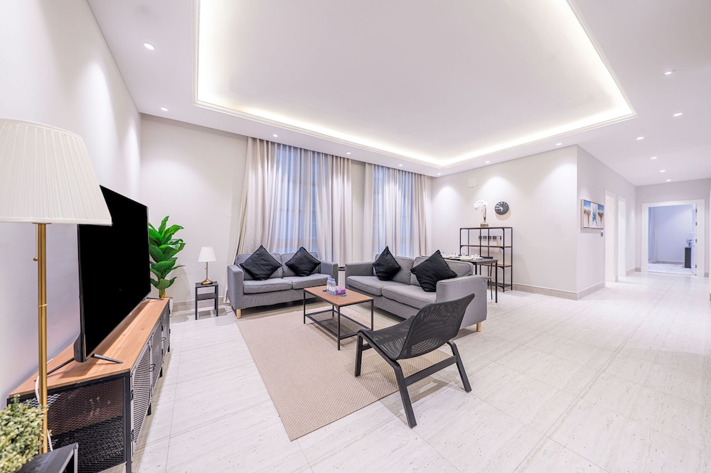 Mabaat - Al Malqa 3BR Apt - 533