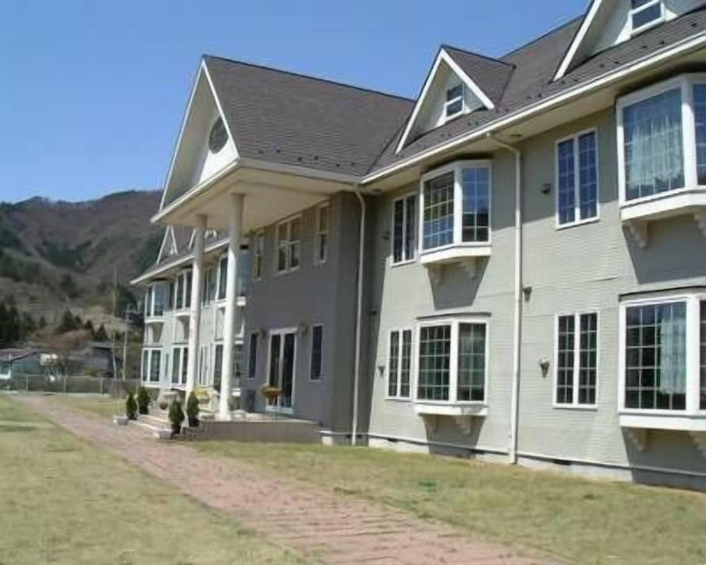 Condominium Square Hills