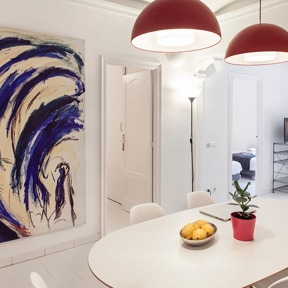 Sagrada Familia Modern ART APT Wi-fi AC Smart TV By Myrentalhost