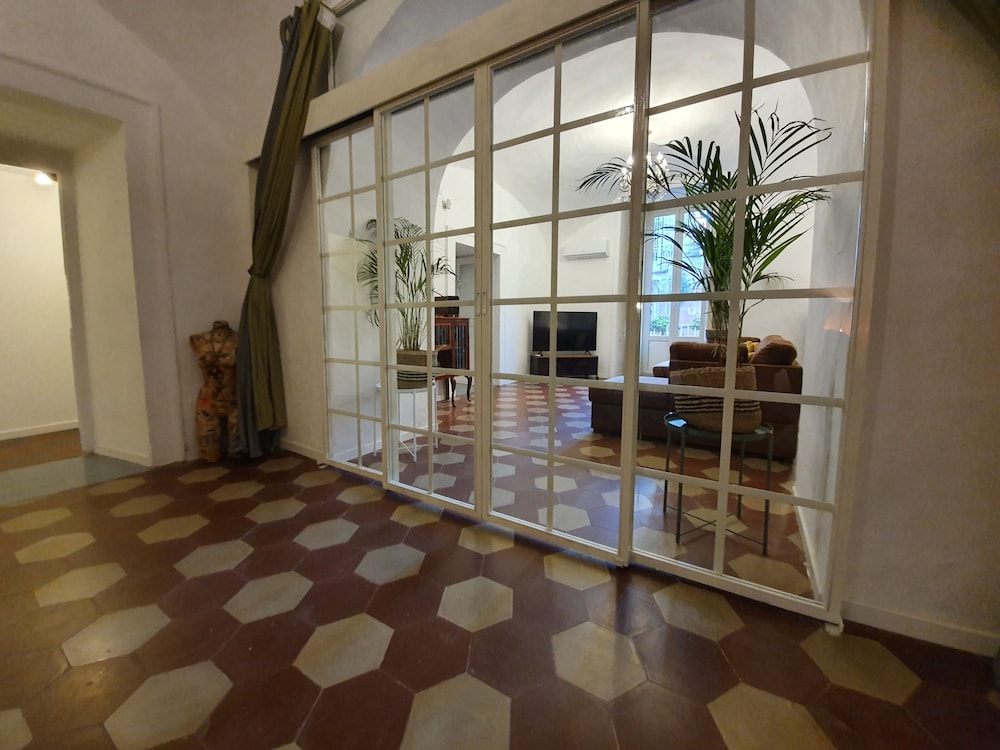 The Spanish Palace suites, rooms, apartments & terraces