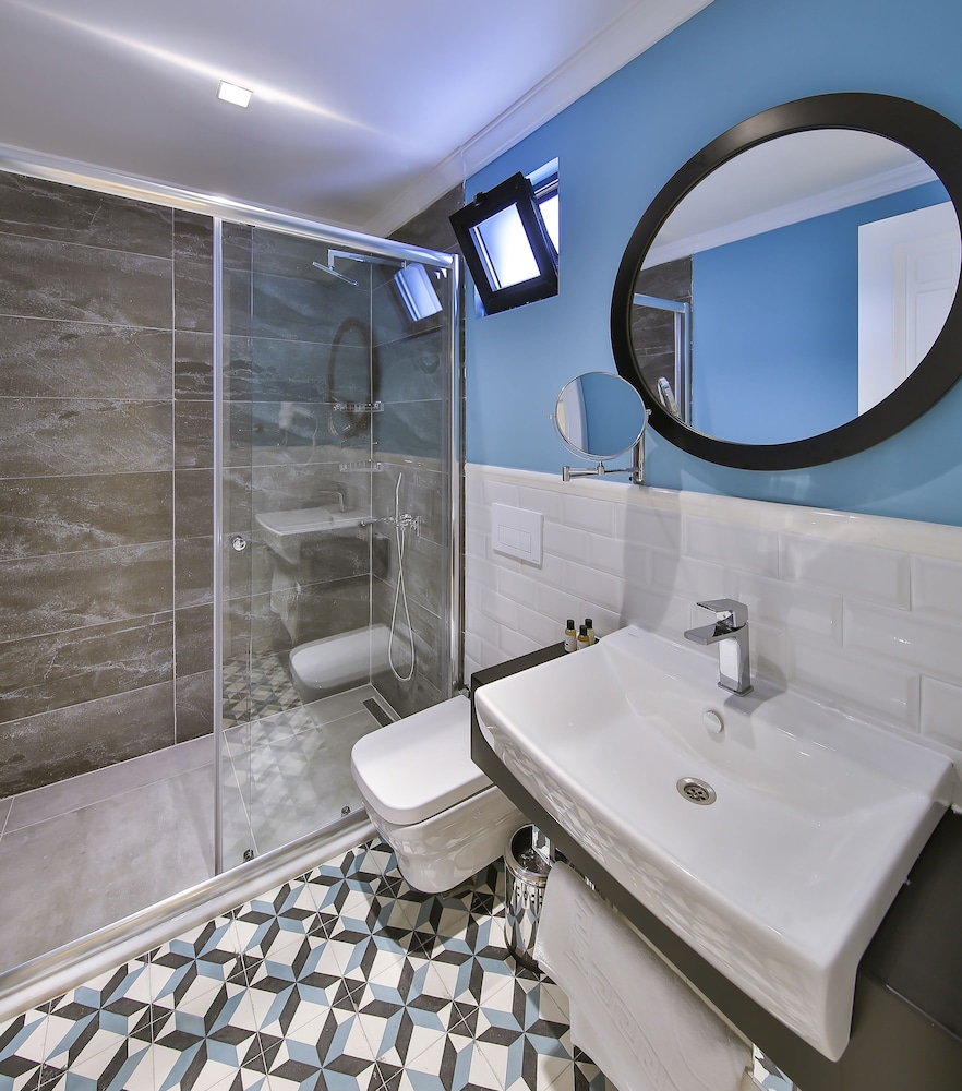 Lale Hotel - Image 37