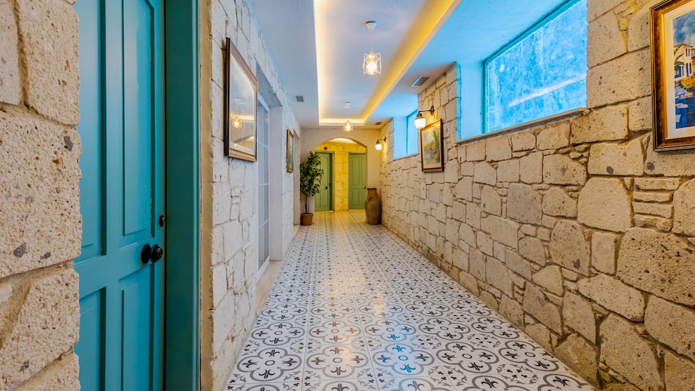 Avlu Alacati Butik Otel - Image 47