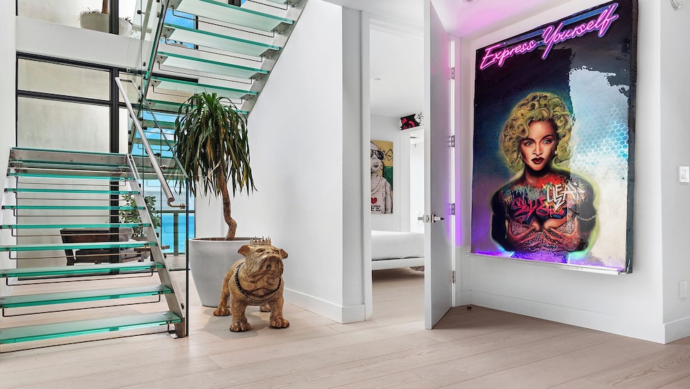 Luxury Vacation Rentals in South Beach by LRMB