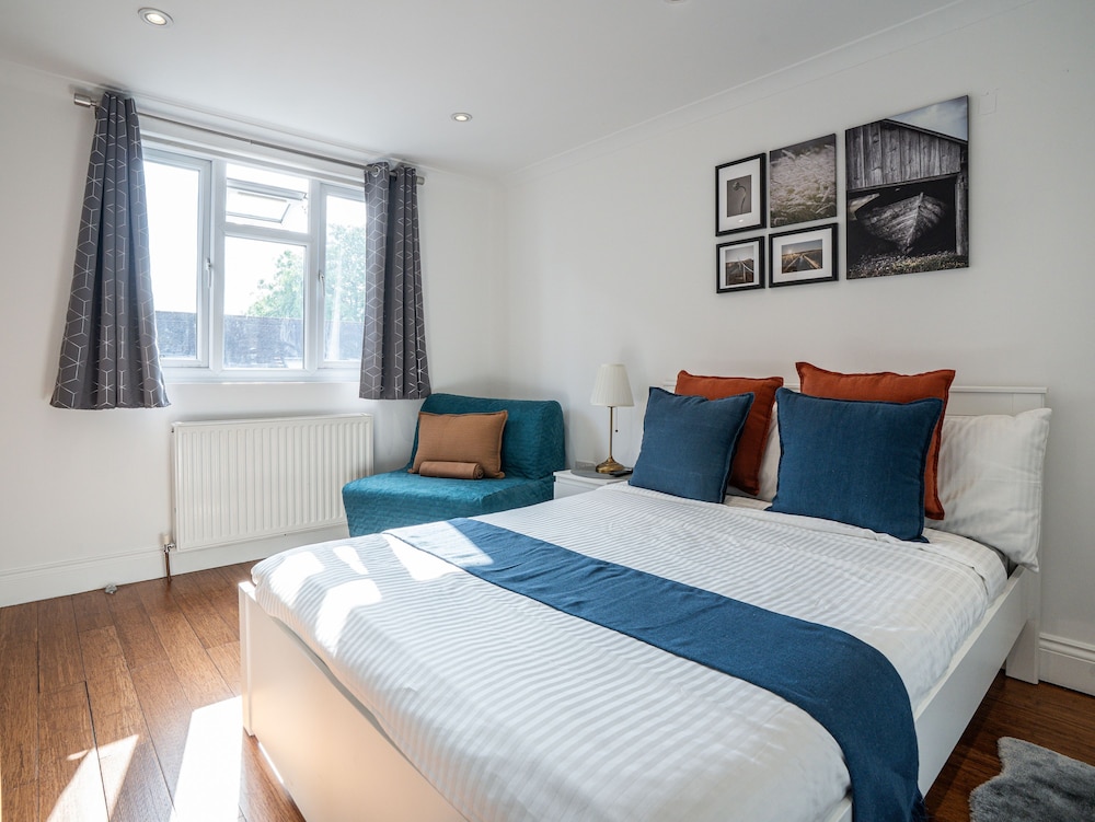 1 Bedroom Comfortable Flat in Kensington