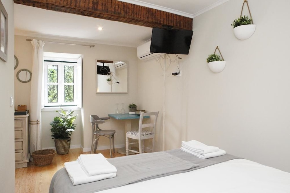 Flores Guest House