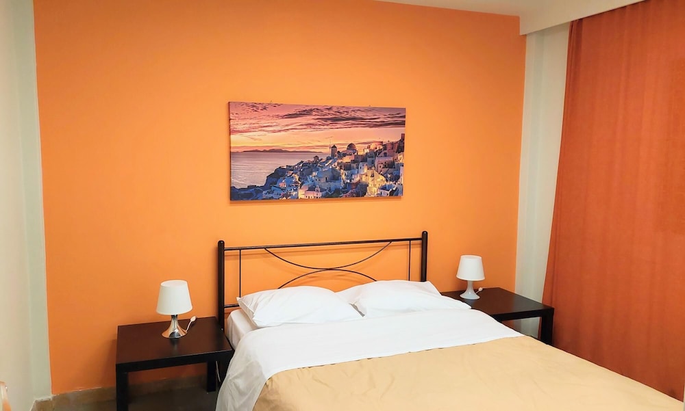 Family Apartment Near Acropolis With Roof Garden photo 2