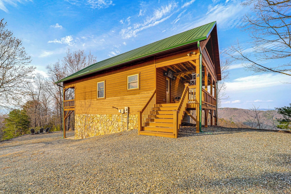 Deck & Views: Blue Ridge Mountain Cabin